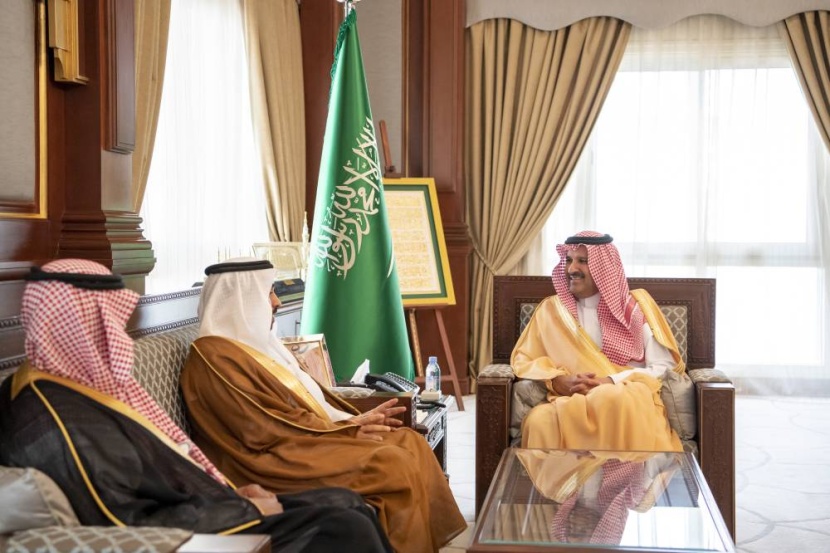 أمير المدينة يناقش احتياجات سوق العمل مع محافظ «التدريب التقني والمهني»