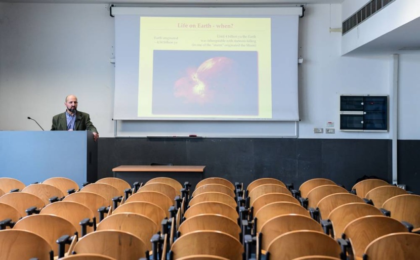 جامعات ومدارس إيطاليا خالية من الطلاب مع تزايد كورونا