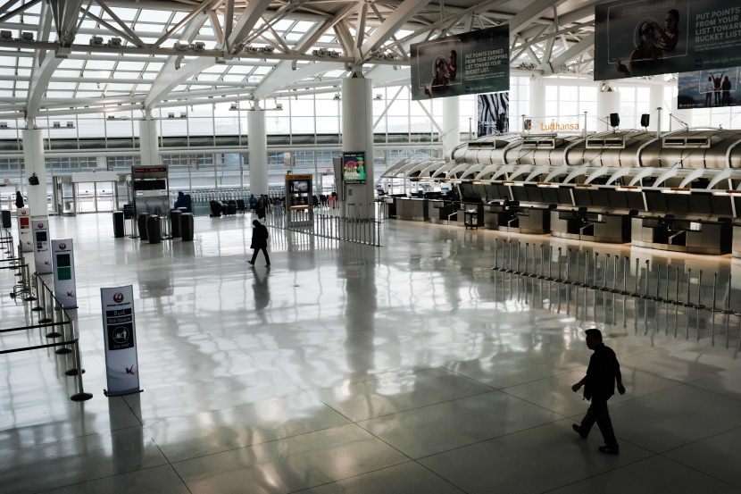  مطار جون كيندي في نيويورك أحد أكثر المطارات ازدحاما في العالم شبه خالٍ من المسافرين 