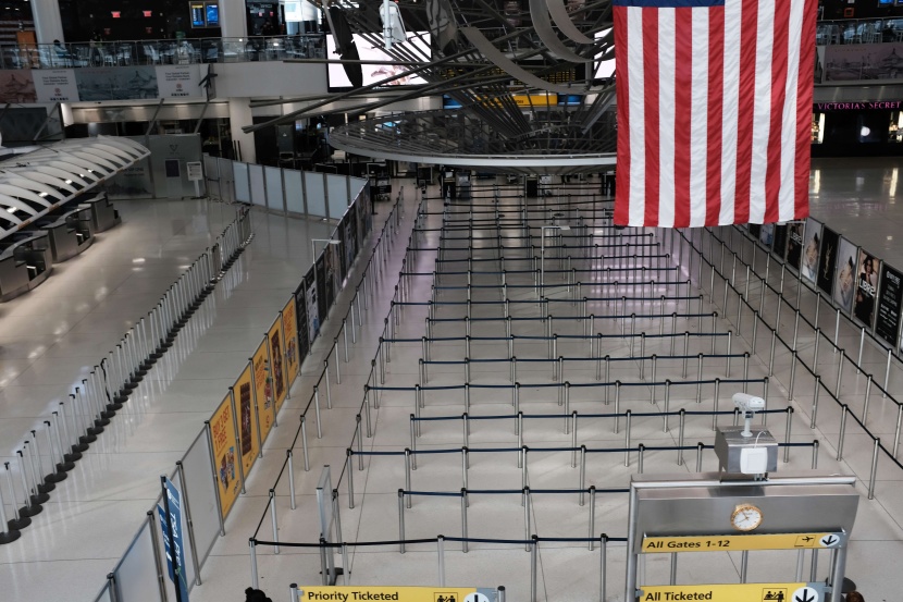  مطار جون كيندي في نيويورك أحد أكثر المطارات ازدحاما في العالم شبه خالٍ من المسافرين 