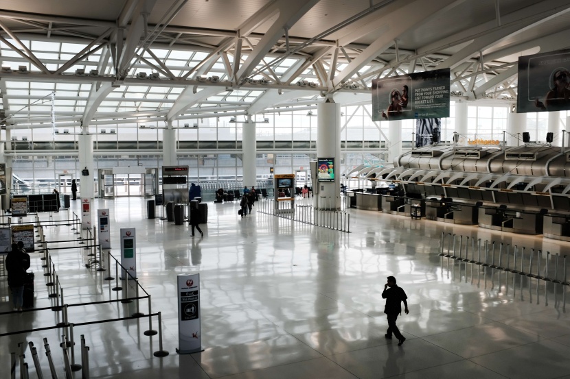  مطار جون كيندي في نيويورك أحد أكثر المطارات ازدحاما في العالم شبه خالٍ من المسافرين 