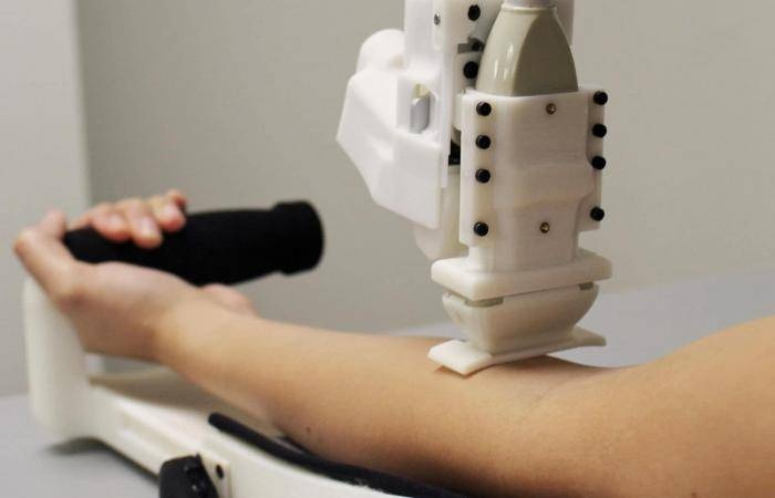 تطوير روبوتات طبية لسحب الدم وحقن المرضى بالأدوية