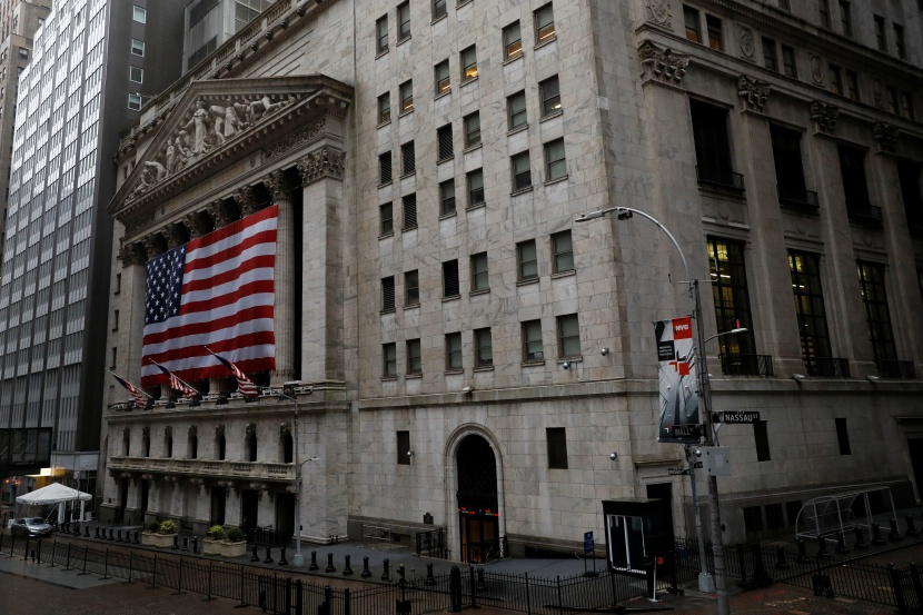 مؤشرات الأسهم الأمريكية تستهل تداولاتها على ارتفاع 1%