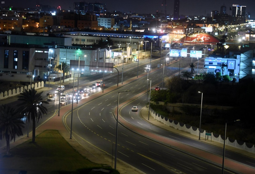 الجهات الأمنية في جدة تواصل متابعة تطبيق المواطنين والمقيمين لأمر منع التجول