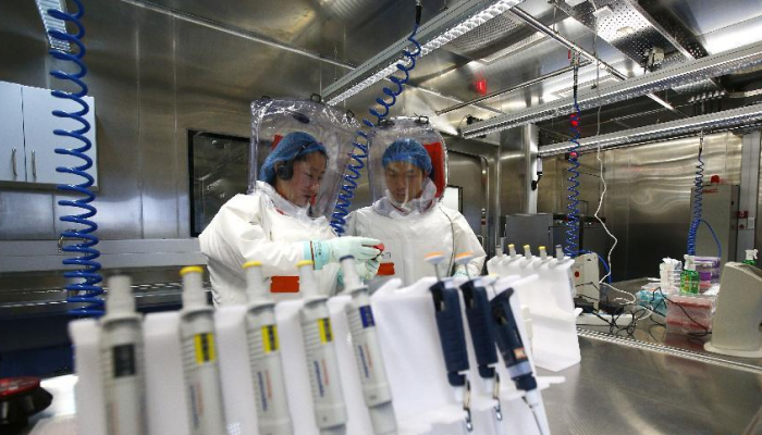 وسط اشتباه عالمي.. مختبر ووهان المتخصص بالفيروسات ينفي علاقته  بكورونا