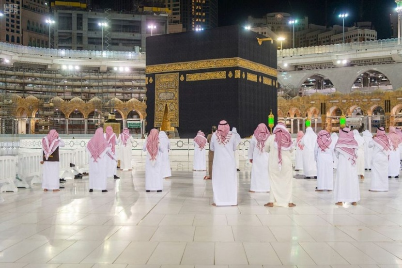 التباعد الإجتماعي في أطهر بقاع الأرض