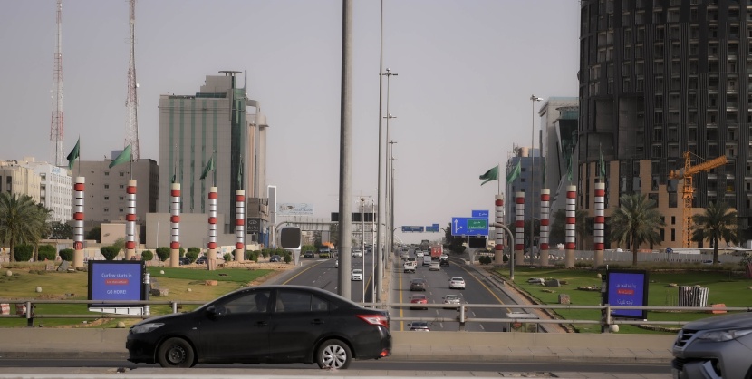 عودة الحركة إلى شوارع الرياض اليوم بعد رفع منع التجول جزئيا