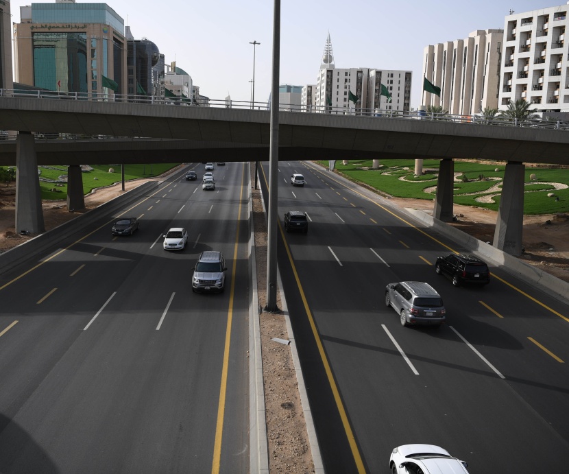 عودة الحركة إلى شوارع الرياض اليوم بعد رفع منع التجول جزئيا