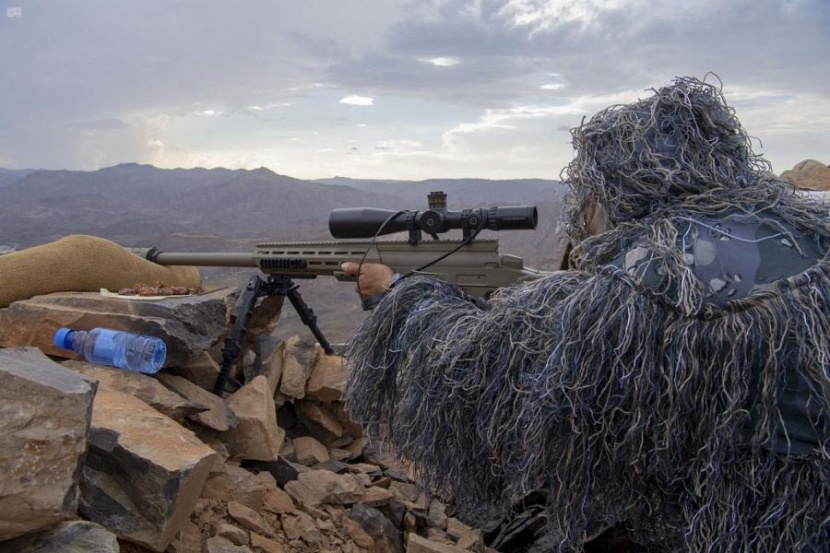 المرابطين على الحد الجنوبي في نجران.. وجبة إفطار بروح معنوية عالية 
