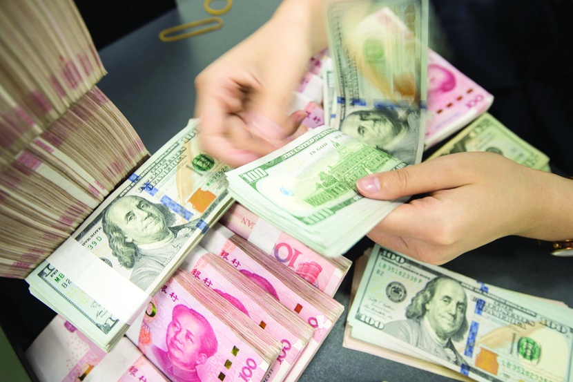 ارتفاع الدولار والذهب .. المخاوف من موجة ثانية للفيروس تقود المستثمرين للبحث عن ملاذ آمن