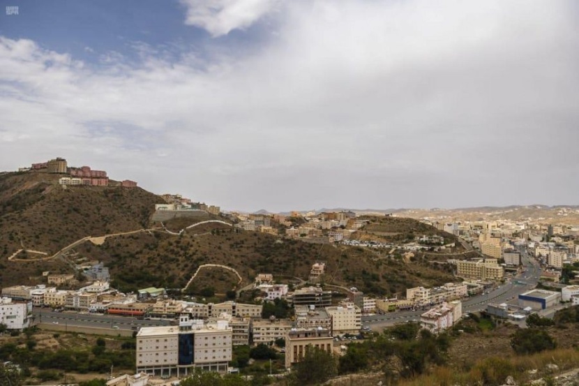  الباحة تشهد التزاما من المواطنين والمقيمين بتطبيق أمر منع التجول الكامل 