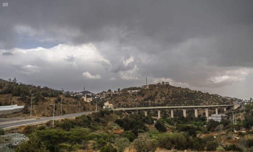  الباحة تشهد التزاما من المواطنين والمقيمين بتطبيق أمر منع التجول الكامل 