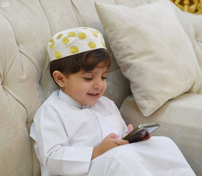 منصات "التواصل الاجتماعي" تنقل تهاني السعوديين بمناسبة عيد الفطر 