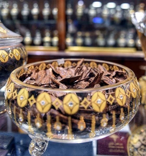 "هدايا العيد" خيارات متعددة توفرها منصات التسوق الإلكترونية