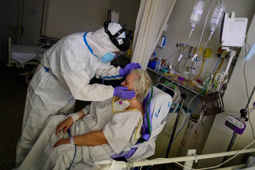 ناجية من كورونا تتعلم أساسيات الحياة من جديد