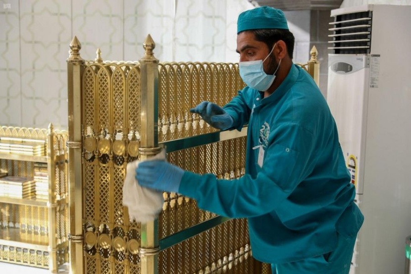  غسل وتعقيم مكبرية المسجد الحرام 7 مرات يوميا