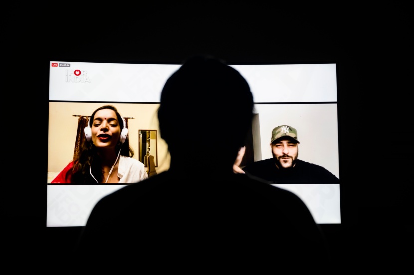 مشاهير الهند يجمعون نصف مليون دولار لمتضرري "كورونا" عبر حفل افتراضي