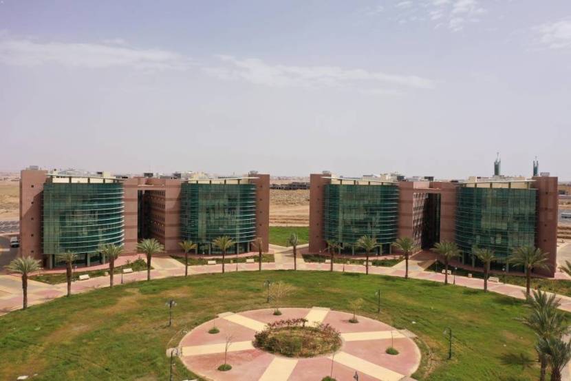 أكاديمية نيوم تدرب 1000 طالب في عامها الأول