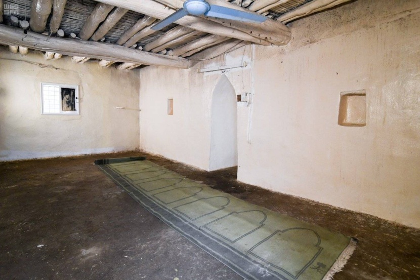 من مشروع ولي العهد .. تأهيل مسجد النصب التراثي في أبها