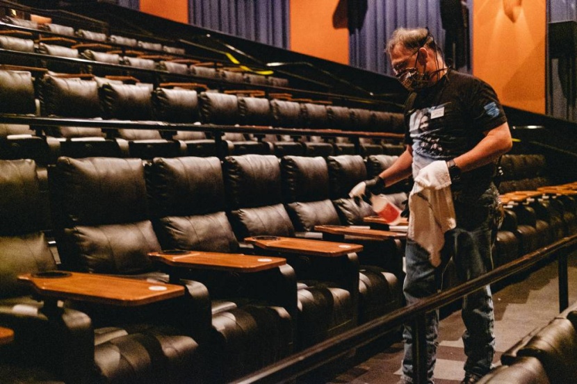 كاليفورنيا تفتح دور السينما بعد إغلاق دام 3 أشهر