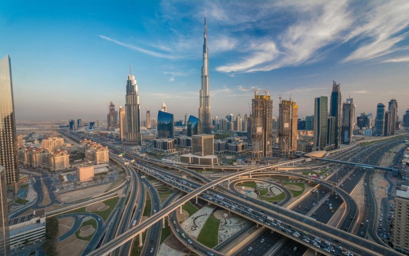 مصرف الإمارات المركزي: الاقتصاد سينكمش 3.6% هذا العام