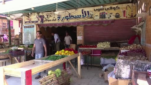 مقاه في مصر تترك القهوة وتبيع الخضروات في زمن كورونا