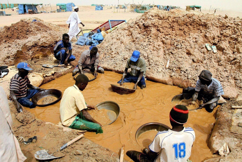 فتح تجارة الذهب أمام القطاع الخاص في السودان