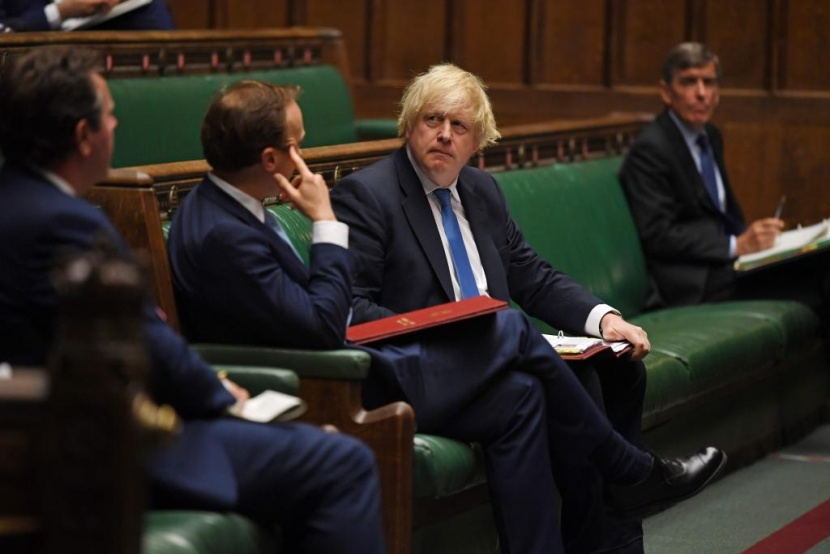 سيارة أمن تصدم سيارة رئيس الوزراء البريطاني بوريس جونسون