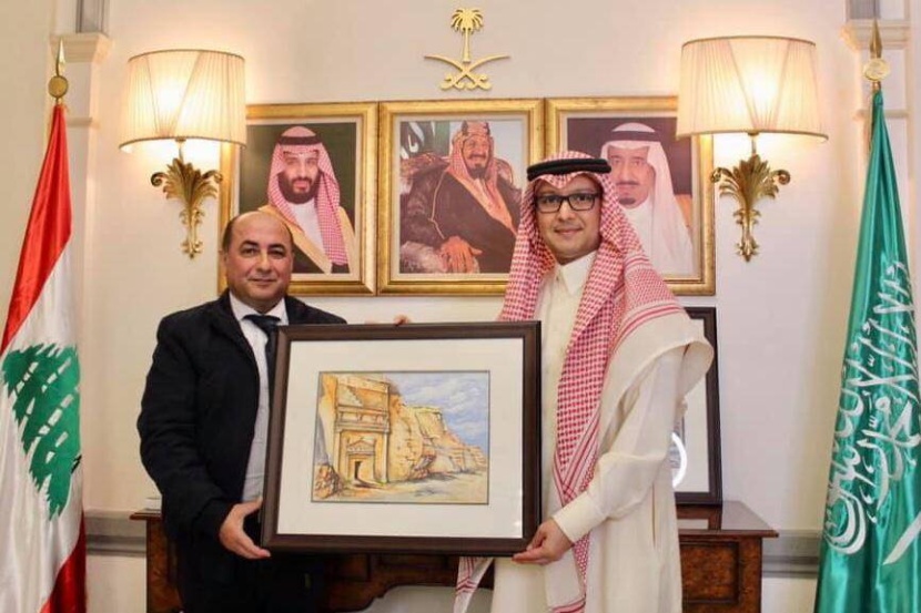 لوحة العلا .. عناق الرمال وحكمة الجبال