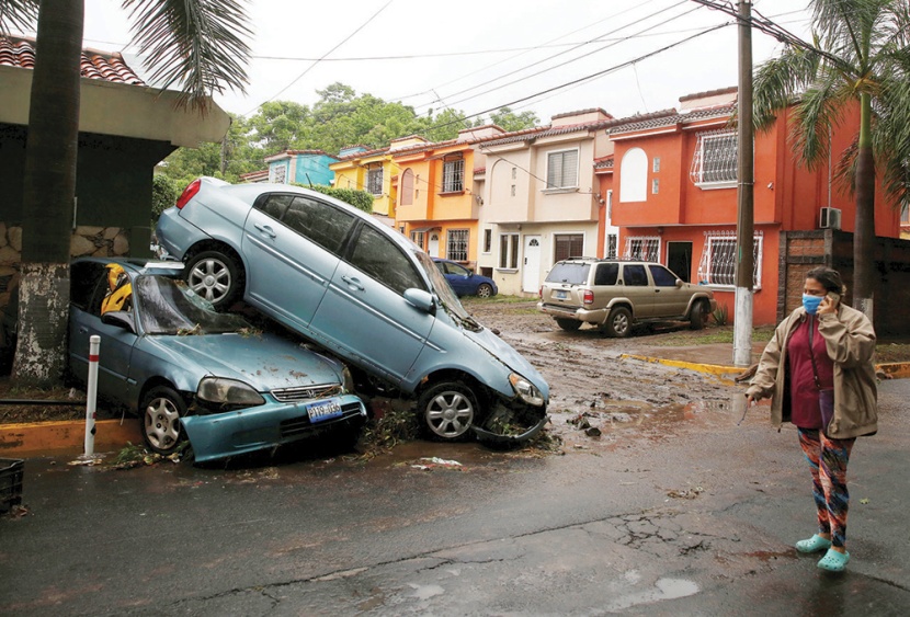 «أماندا» يضرب