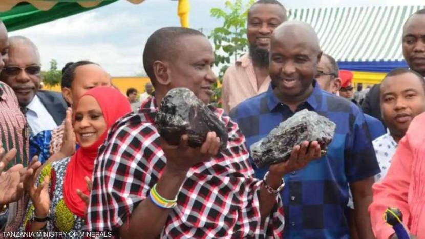 حجران كريمان يحولان عاملا إلى مليونير في لحظة