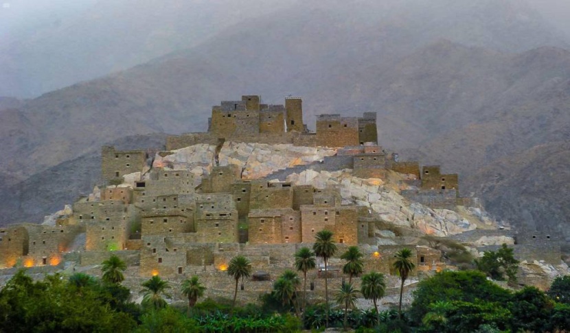 ذي عين التراثية .. 58 قصرا من الحجارة المسقوفة بأشجار العرعر