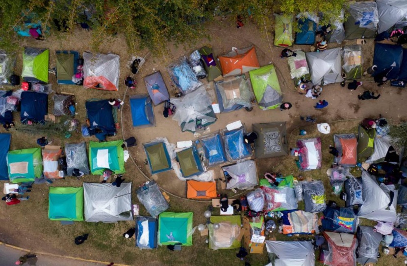 البؤس والانتظار