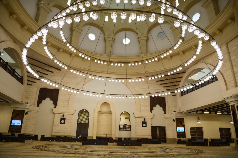 أول صلاة جمعة في الرياض بعد فتح المساجد .. عبادة والتزام بالإجراءات