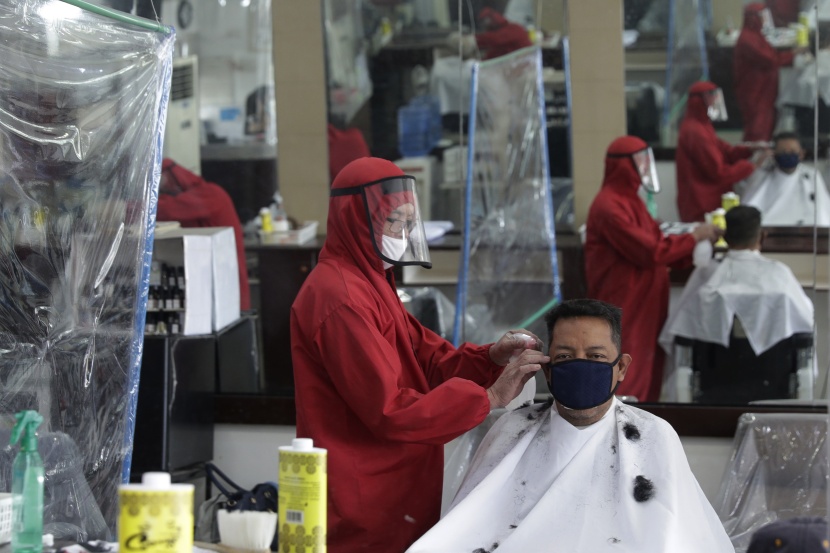 الفلبين .. عودة الحلاقين مع تشديد إجراءات الوقاية