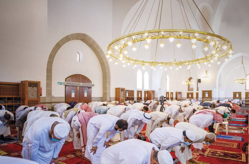 المدينة المنورة .. مسجد الجمعة التاريخي يستقبل المصلين بعد ترميمه