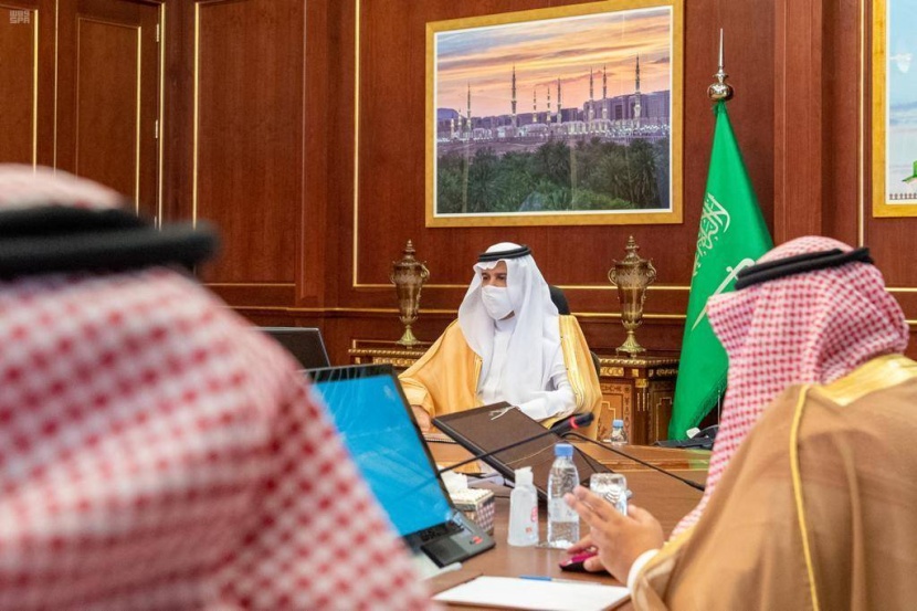 أمير المدينة المنورة يؤكد أهمية تحسين كفاءة مشاريع خدمات المياه والصرف الصحي