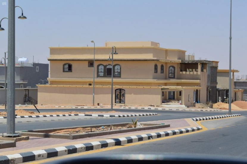  حركة بناء متقدمة في مخطط "إسكان عرعر" بعد اكتمال تسليمه لمستفيدي سكني