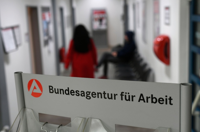ارتفاع معدل البطالة في منطقة اليورو إلى 7.4%