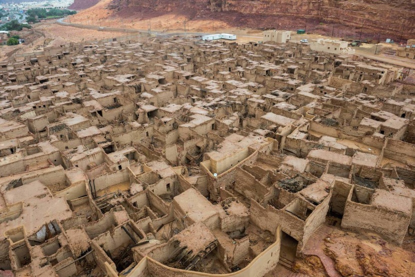 هيئة التراث تناقش آثار مليون عام في المملكة