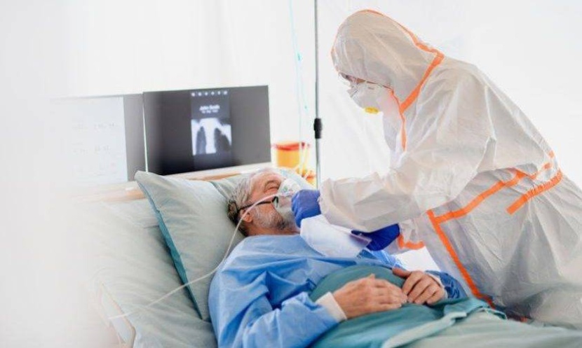 جزيئات فيروس كورونا تطفو في غرف المرضى وتتكاثر