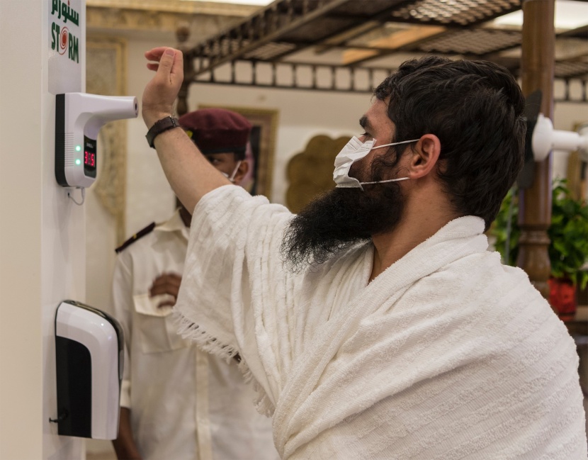 حجاج بيت الله الحرام يتوافدون إلى مقار سكنهم في منى وسط إجراءات صحية وتدابير وقائية