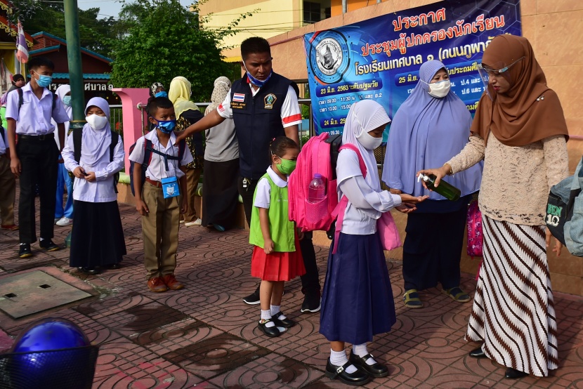   تايلاند تعيد افتتاح المدارس مع اتخاذ إجراءات وقائية مشددة  