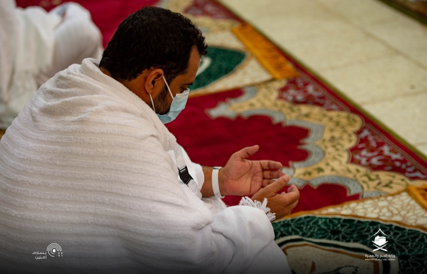 حجاج بيت الله الحرام يصلون إلى مشعر عرفات