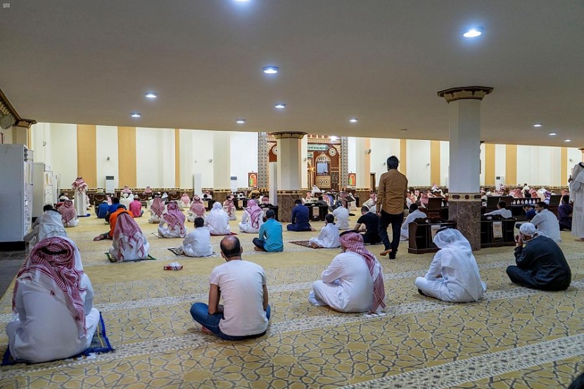 المصلون يؤدون صلاة عيد الأضحى المبارك في مختلف أنحاء المملكة