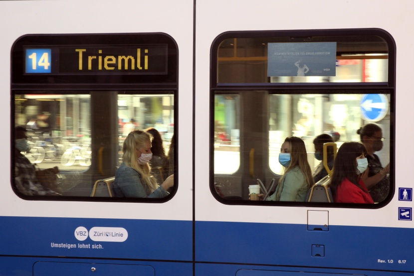 بدءا من اليوم .. سويسرا تلزم مستخدمي وسائل النقل العام بالكمامات