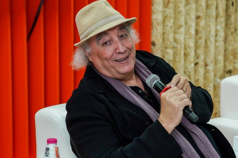 الروائي الأعرج: الكتابة وسيلة للحياة .. ولكل لغة عالمها الخاص