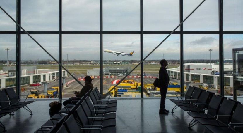  مأساة سائح.. 110 أيام في المطار بسبب كورونا  