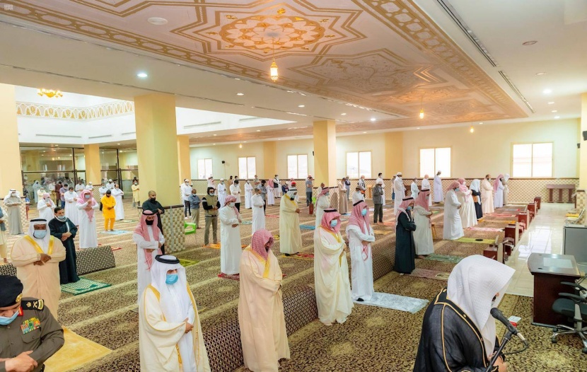 السعوديون يحتفلون بعيد الأضحى .. تلاقت الأرواح وتباعدت الأجساد