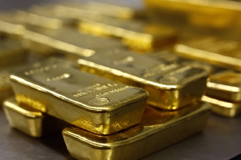 الذهب يهوي 4% إلى 1941 دولارا للأوقية مع تمسك الدولار بمكاسبه وصعود الأسهم